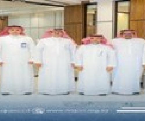 عقد النائب الأول لرئيس مجلس إدارة غرفة نجران، أ. سالم بن محمد آل خمسان، يرافقه رئيس اللجنة الصحية بالغرفة أ. أحمد بن محسن آل رشه، 